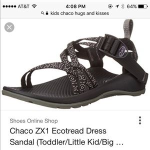 Youth chacos in hugs and kisses